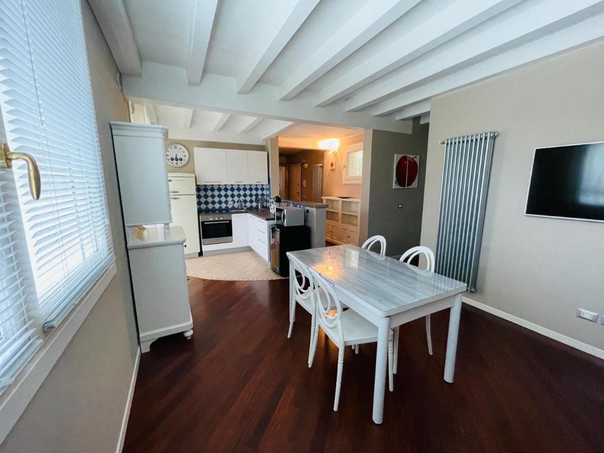 Ferienwohnung Desehouse Desenzano del Garda Exterior foto